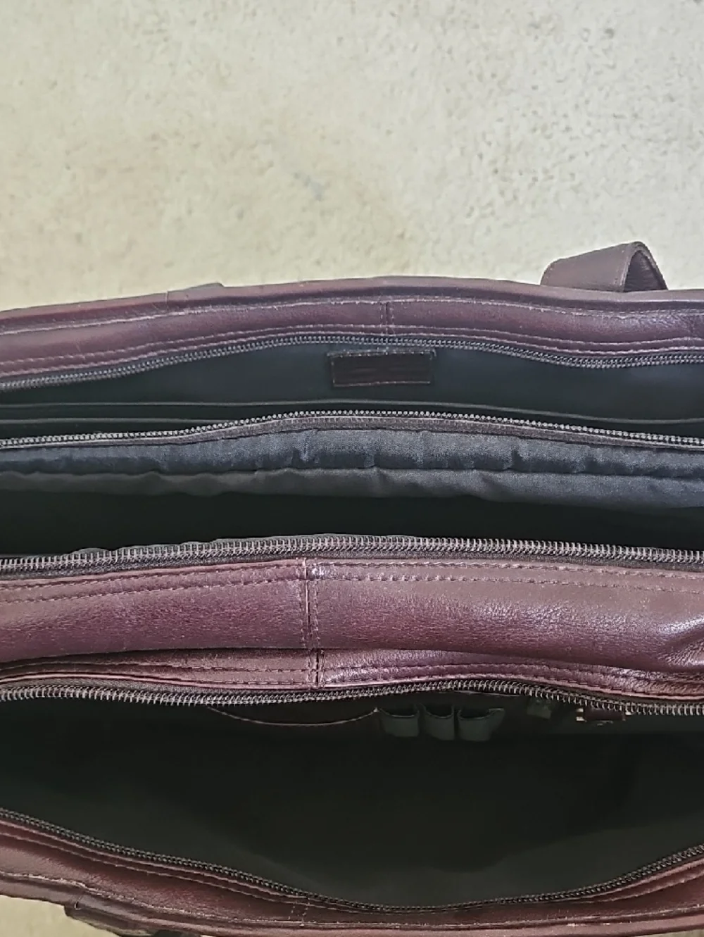 Men's Leather Briefcase Bag in Dark Brown - Classic Professional Carry